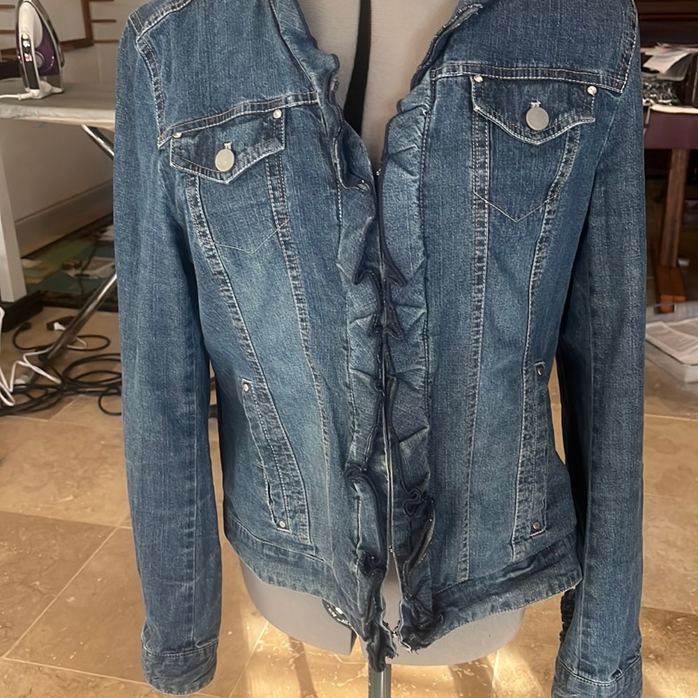 Light weight denim jacket with hook closure. Size L
